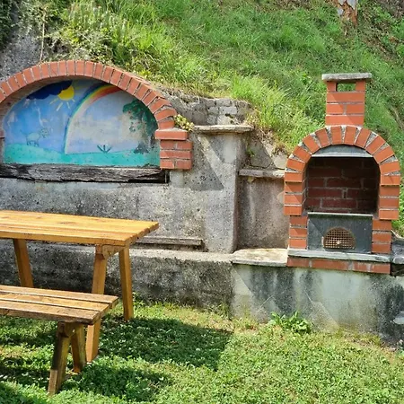 Apartma Pod Orehom * Slap ob Idrijci