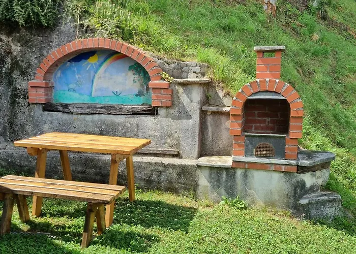 Apartma Pod Orehom * Slap ob Idrijci